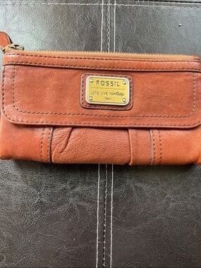 Fossil Leather Clutch Wristlet in Distressed Cognac Brown with Gold Plate
